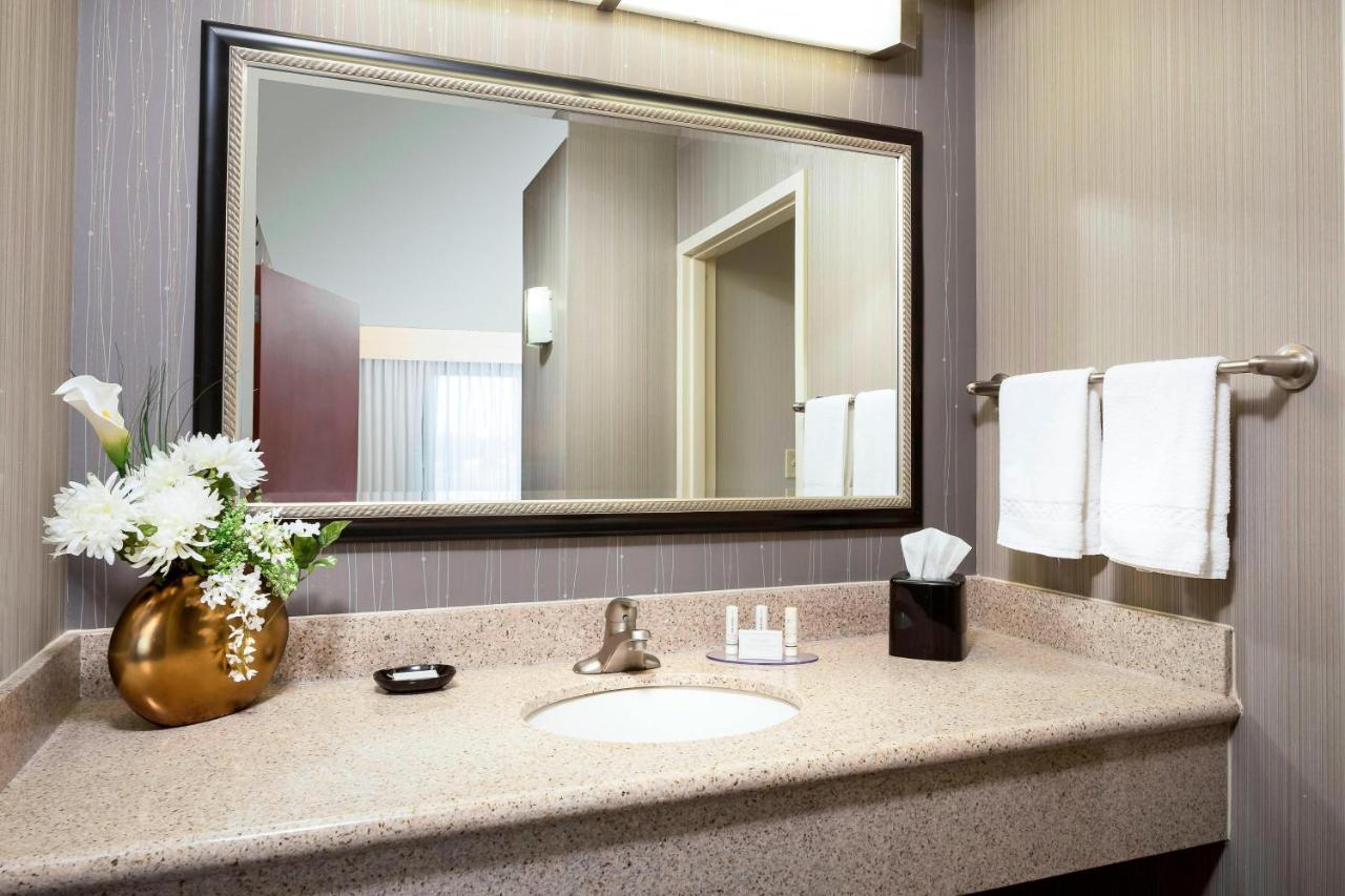 Courtyard By Marriott Columbia Hotell Exteriör bild
