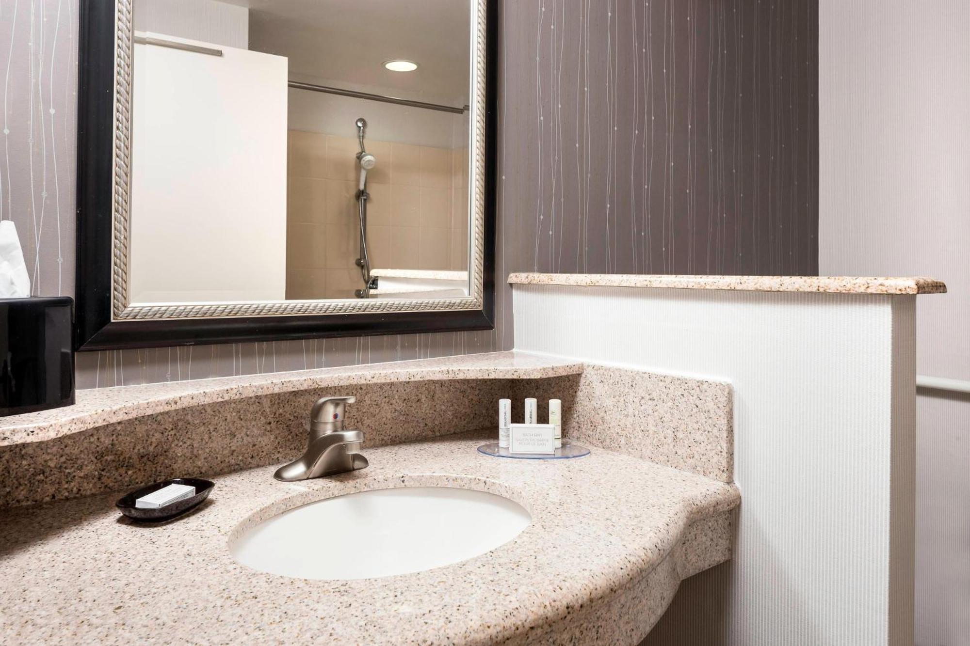 Courtyard By Marriott Columbia Hotell Exteriör bild